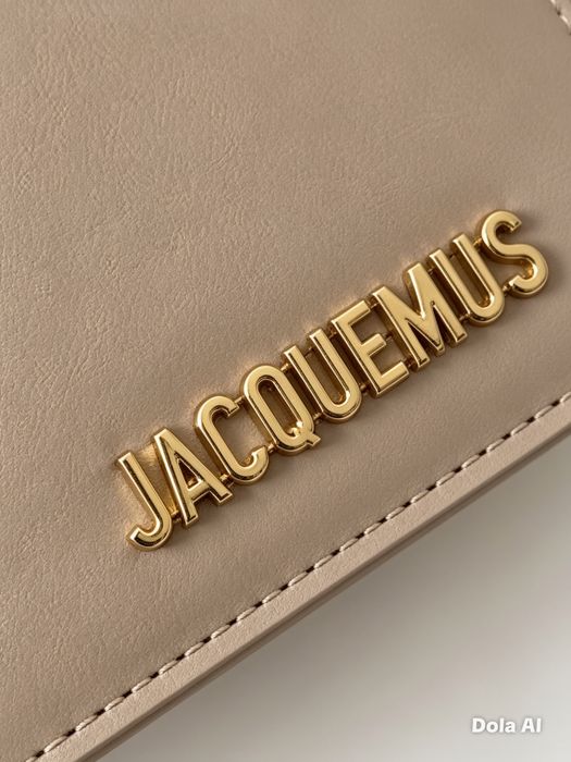 Продается сумка Jacquemus