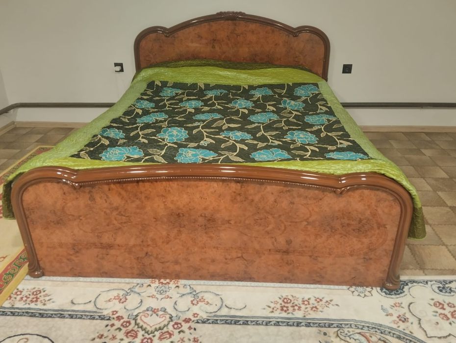 Кровать двуспальная