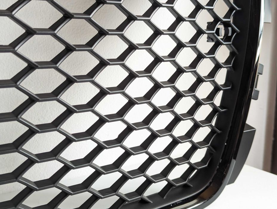 Решетка Без емблема АУДИ А3 8P Фейслифт МАТ AUDI A3 8П 08-13 Пчелна