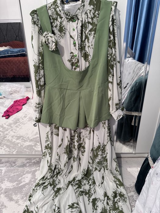 Продам платья с жакетом женский