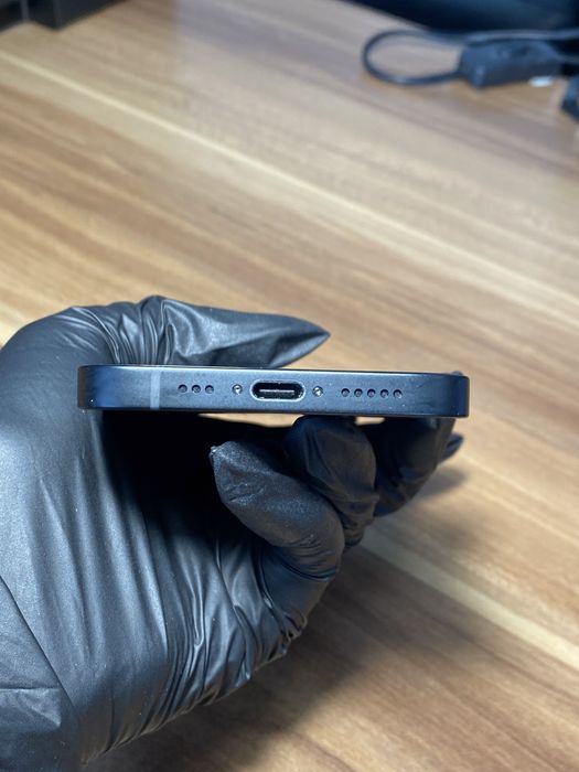 iPhone 16e• 128 GB • Black