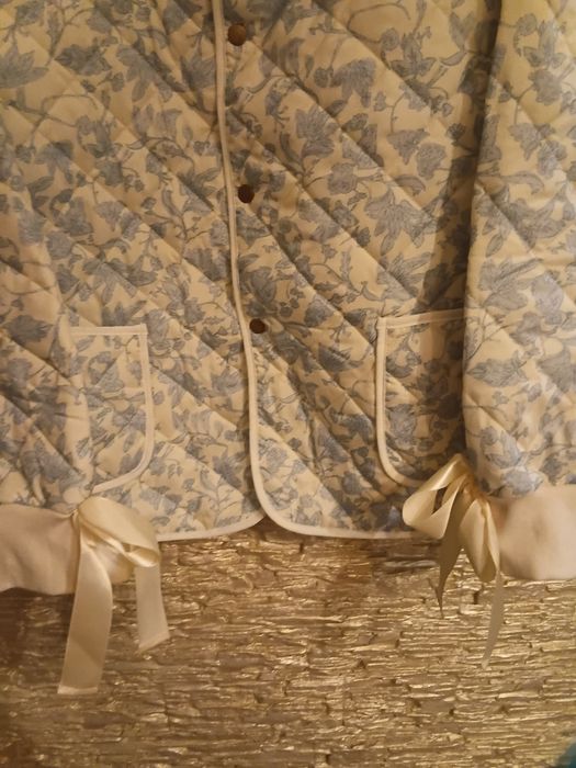 Продам женскую курточку