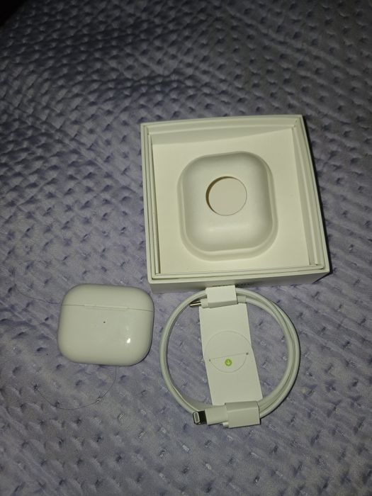 Продам срочно наушники айфон Apple