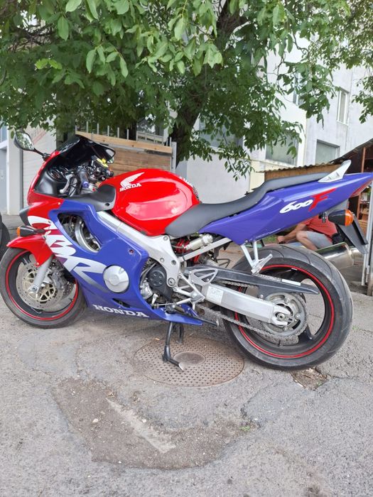 De vanzare Honda CBR F4