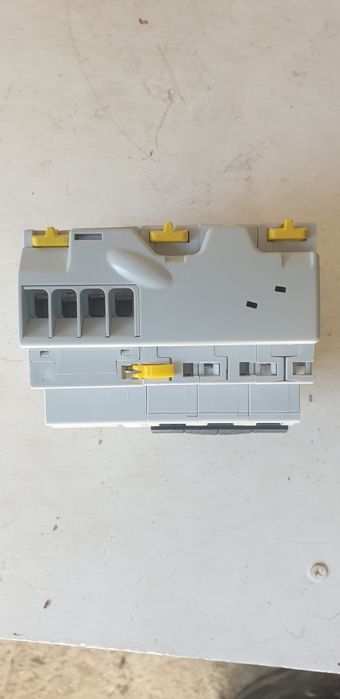 Salva Vita. Siguranta întrerupător automat diferențial Schneider RCBO