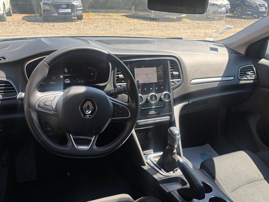 Vand Renault Megane IV facelift 1.333 benzina model 2021