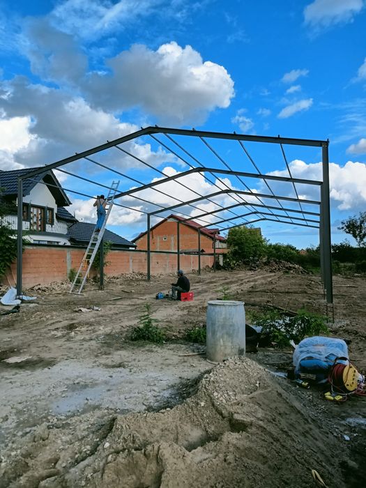 Vând hală metalică 8 m lățime cu 30 m lungime cu 4 m la streașină