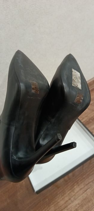 Продавам боти Kendall+Kylie