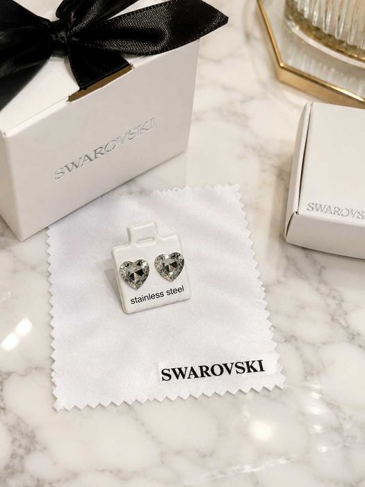 дамски обеци сваровски нови неръждаем материал сърце форма с винт swarovski нови