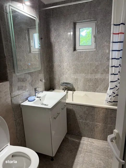 Apartament 4 camere, modern, parcare, zona UMF