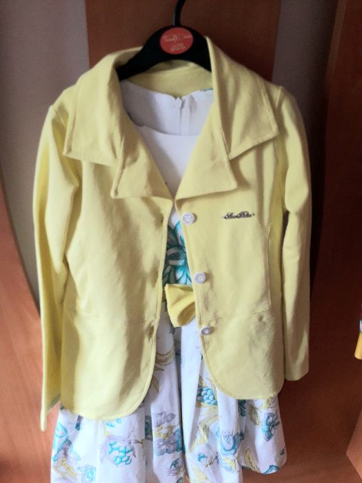 Продавам рокля за момичета със сако