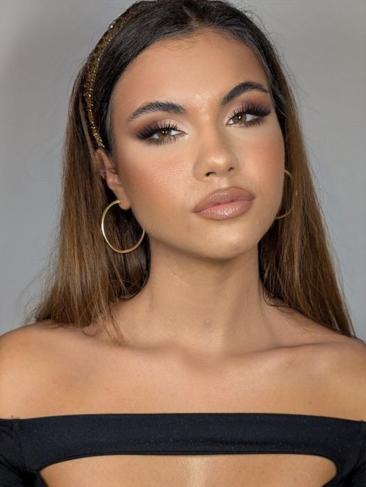 Ofer servicii Stilizare/ Laminare Sprâncene și Makeup Profesional