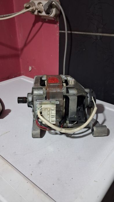 Продам стиральную машину.