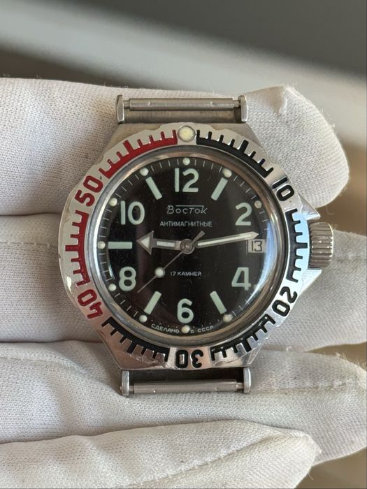 Часовник Восток Уши на Капака НВЧ-20 Руски СССР Съветски