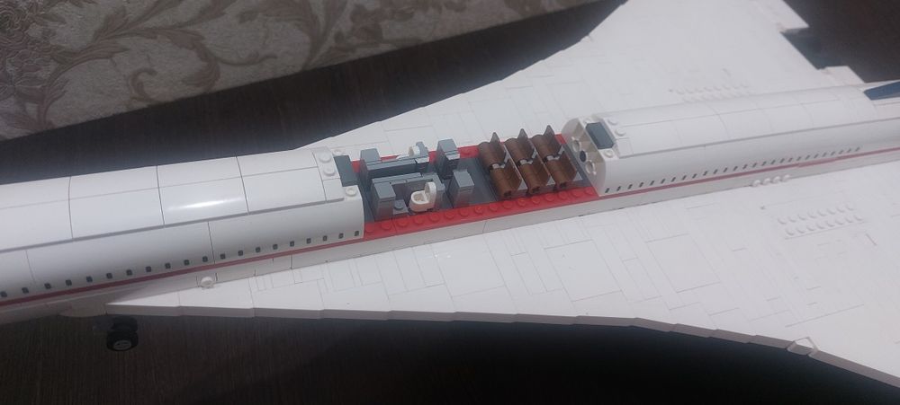 самолет Lego Icons Concorde