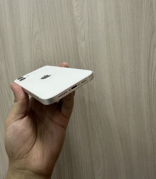 Продам Айфон 12 128gb 75%