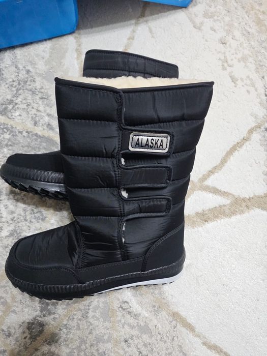 Продаются ботинки