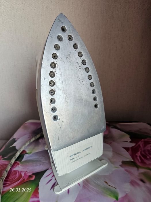 Продам утюг б/у дешево