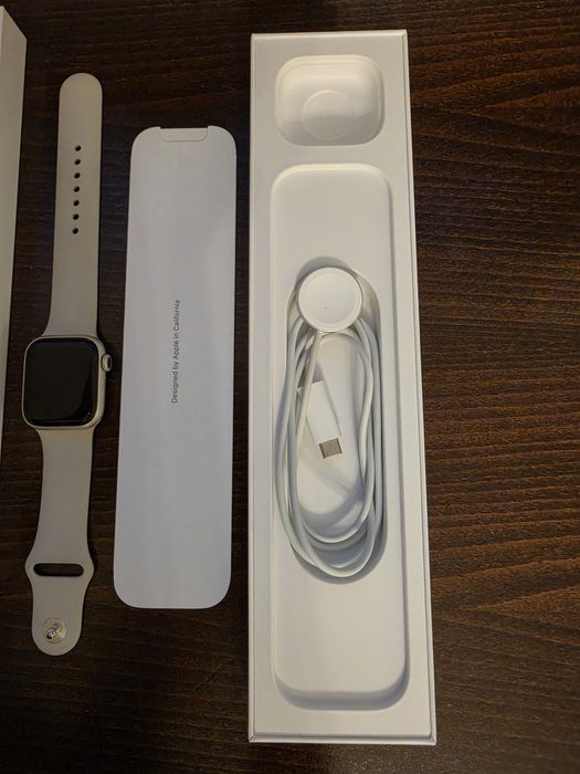 Apple watch  starlight