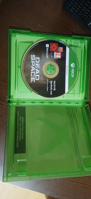 Vând xbox serie x ușor negociabil