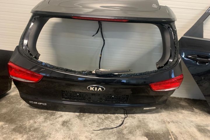 Hayon Kia Ceed 2 [facelift] [2015 - 2018] SW wagon 1.6 DCT (135 hp)
