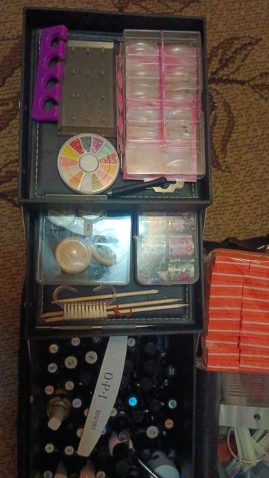 Продам маникюрный набор