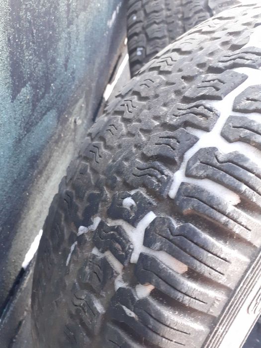 Продам два баллона 205/70/16