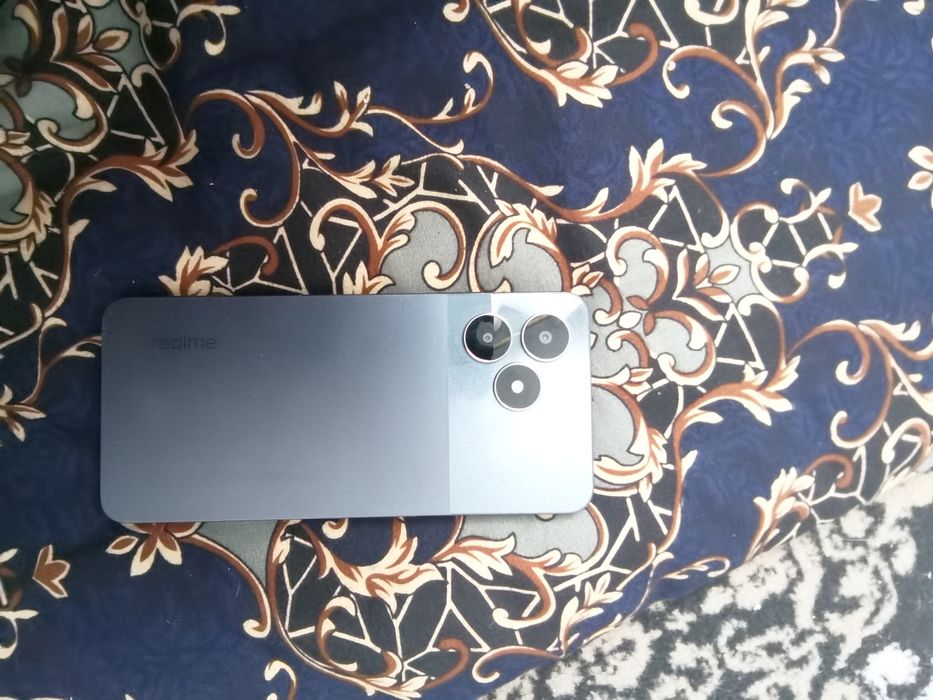 Telefon realmi bot 50