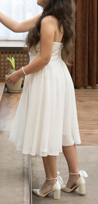 Бяла рокля Laona