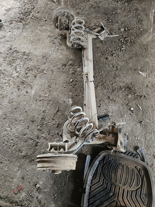 Punte spate Dacia Logan MCV 2008