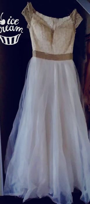 Продаю платья красивая