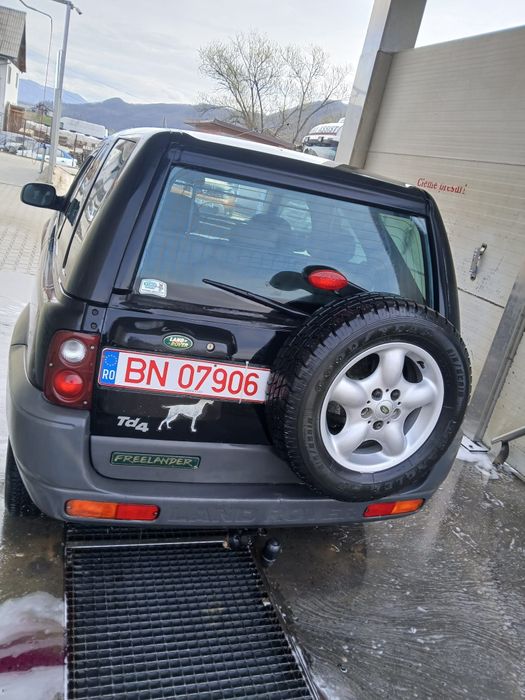 Vand land Rover anul 2002