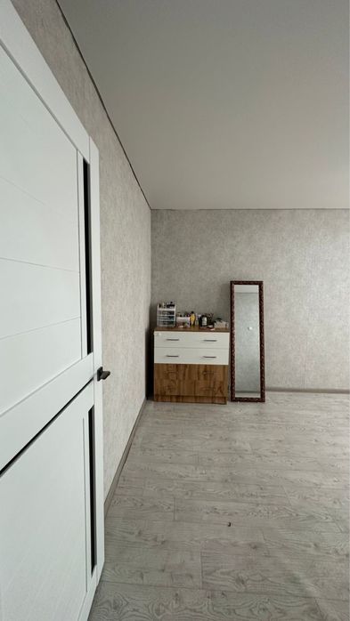 Продается 1 комнатная квартира(6 мкр)