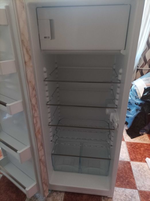 Продавам чисто НОВ хладилник LIEBHER - 10 години гаранция