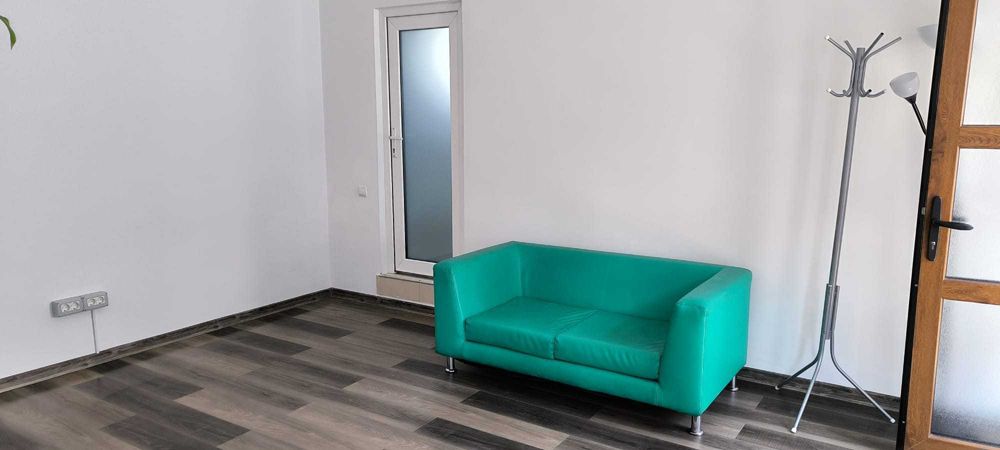 Inchiriere spatiu pentru manichiura / pedichiura (2 posturi) Brasov