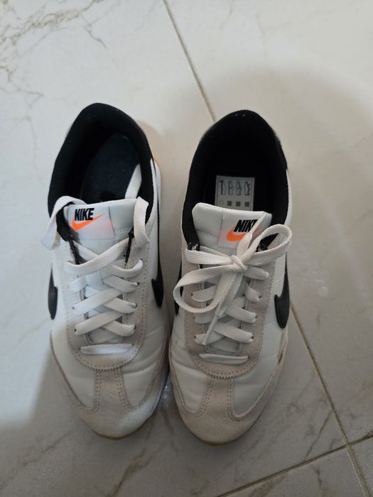 Сникърси бели  Nike