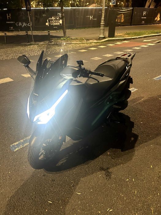 Honda Forza 125 (2026) – Doar 2.200 km – Ca Nouă – Garanție – Smart Top Box