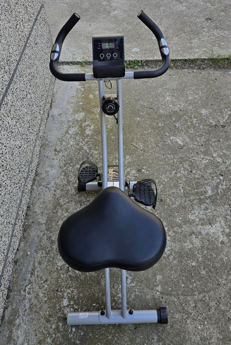 Велоергометър в 8 скорости на натоварване и дисплей