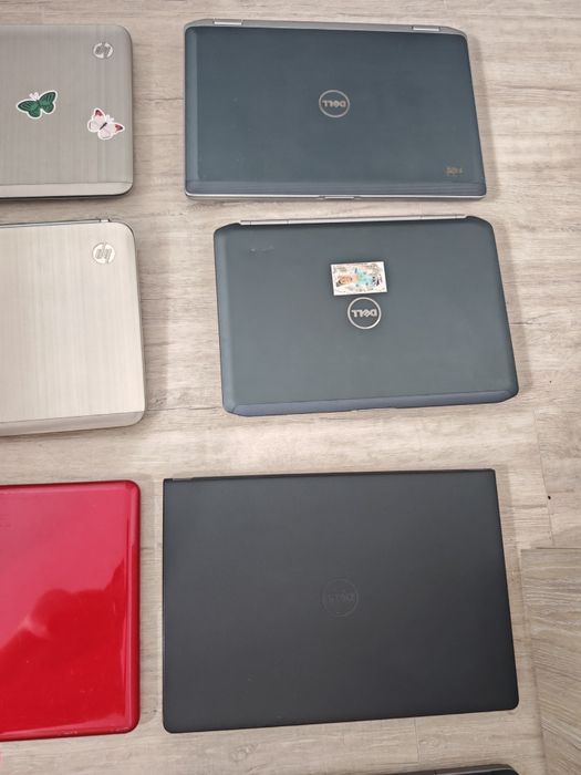 Lot 3 cu 12 laptopuri