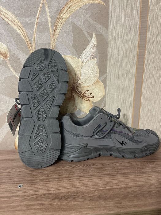 Мужские кроссовки