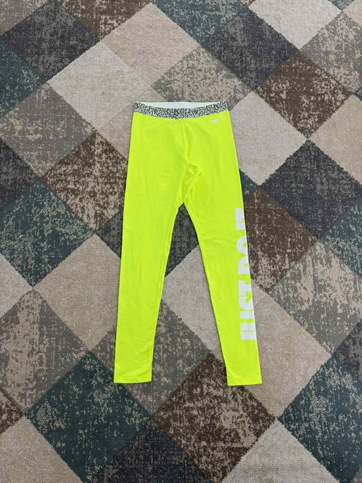 Дамски клин Nike Pro