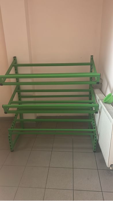 Rafturi metalice pentru magazin