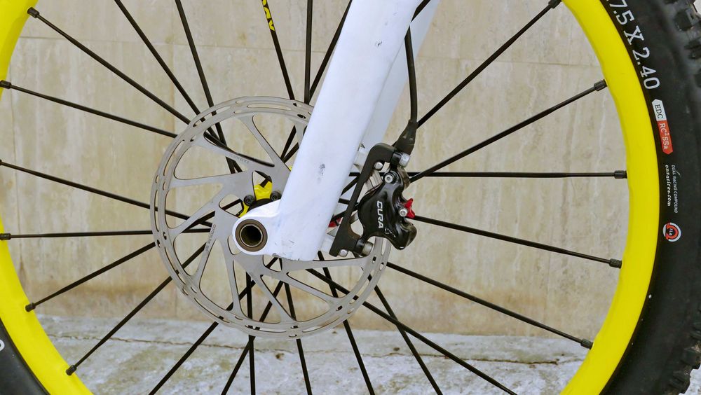 YT Capra CF Pro Race, 27.5 М, BOS Deville 170 ход, 1x 11 SRAM XO1