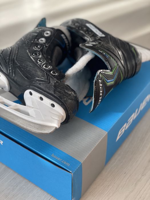 Коньки хоккейные