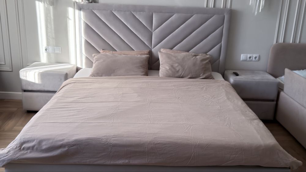 Продам кровать + тумбы+ пуф