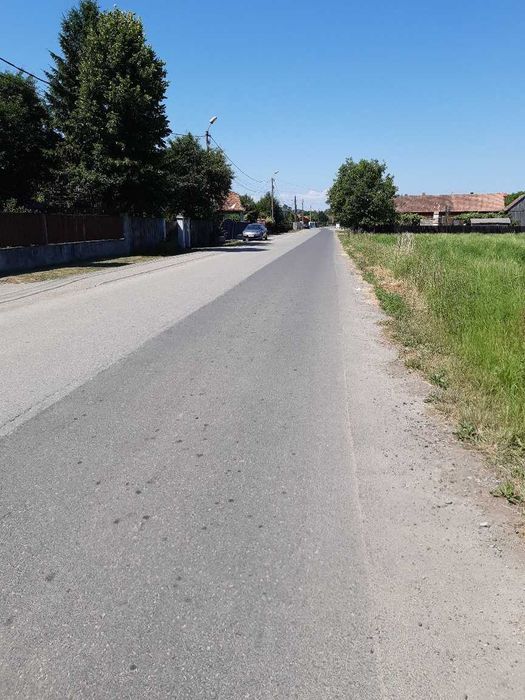 Vand teren intravilan construibil toate utilitatile la drum asfaltat central Lunca Calnicului