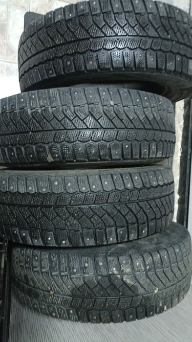 Продам резину Viatti