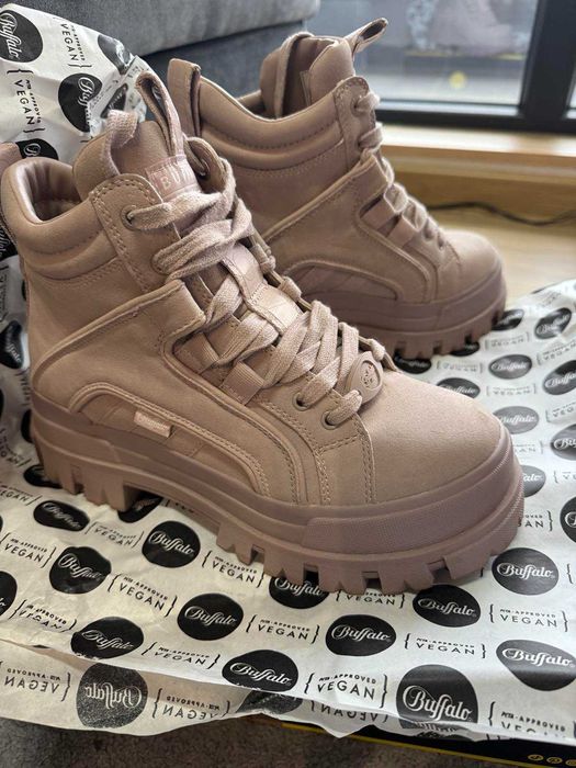 Боти Buffalo, 38 номер