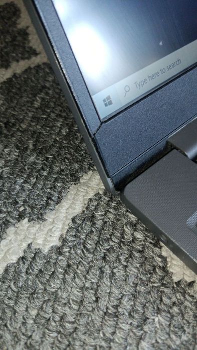Lenovo V15 noutbuk