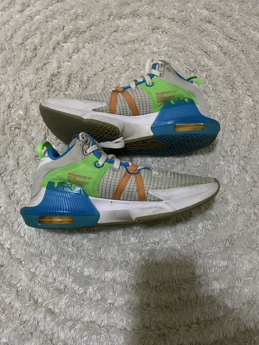 Adidasi Nike Lebron Witness 7